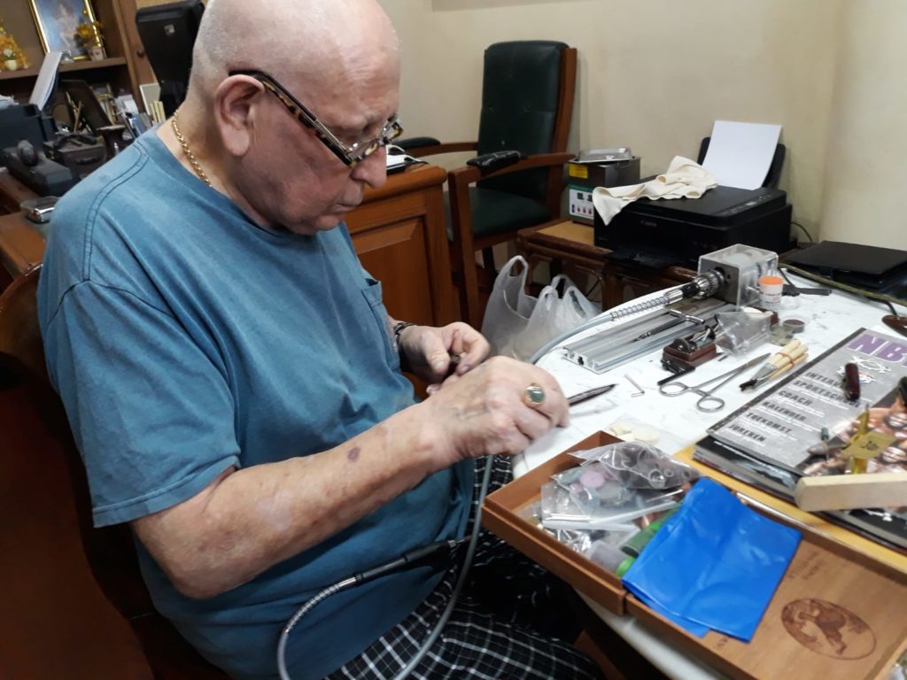 About Vintage Fountain Pen Repair